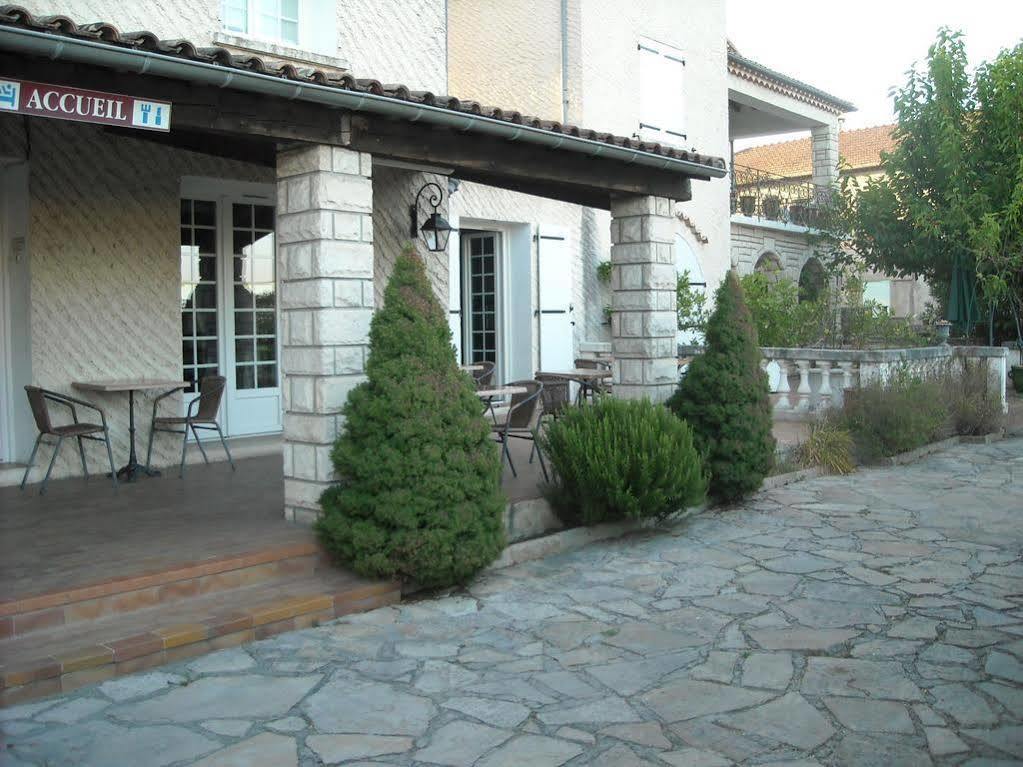 Hotel Ecusson Saint-Hilaire-de-Brethmas Buitenkant foto